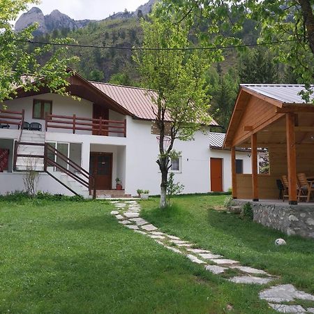 Bed and Breakfast Bujtina Arlindi à Valbone Extérieur photo