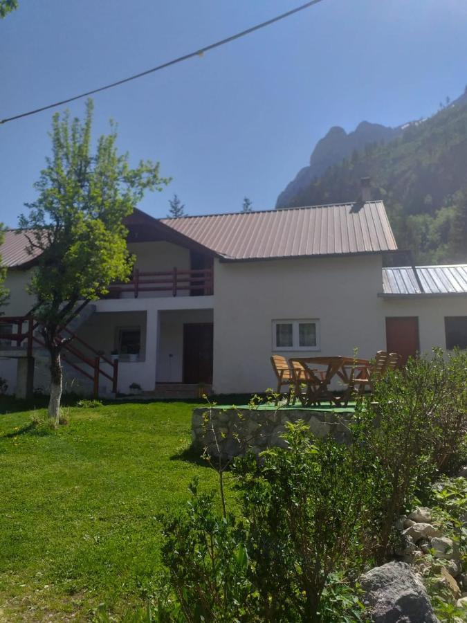 Bed and Breakfast Bujtina Arlindi à Valbone Extérieur photo