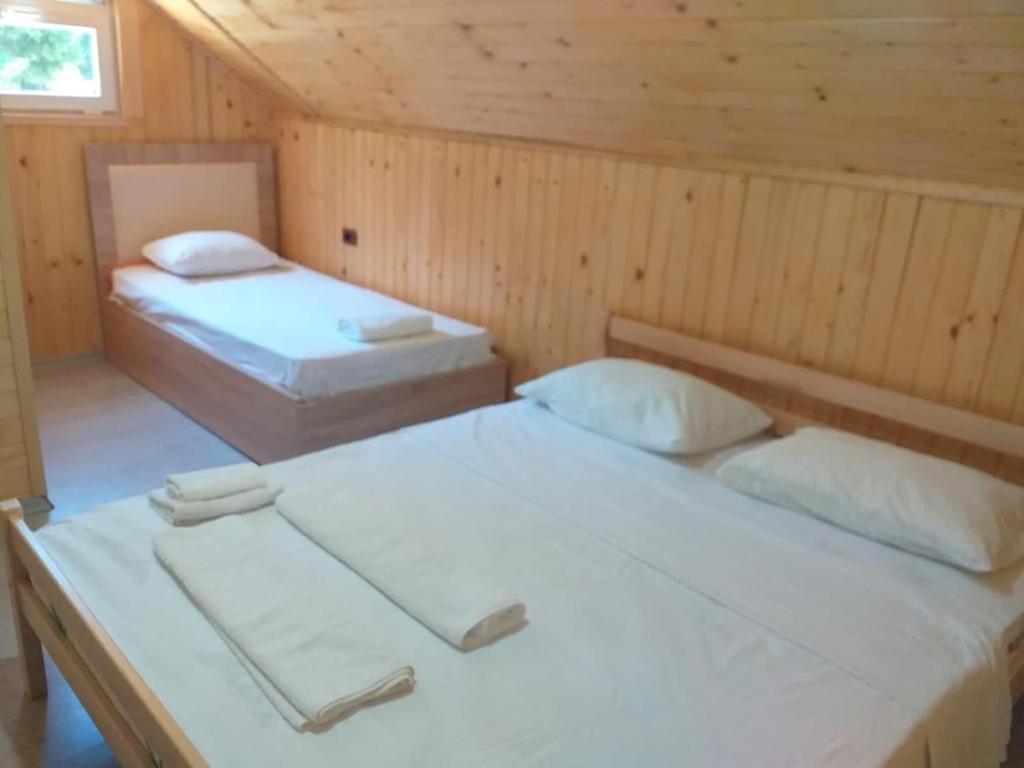 Bed and Breakfast Bujtina Arlindi à Valbone Extérieur photo