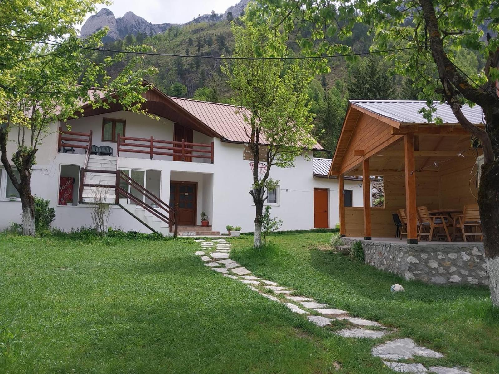 Bed and Breakfast Bujtina Arlindi à Valbone Extérieur photo