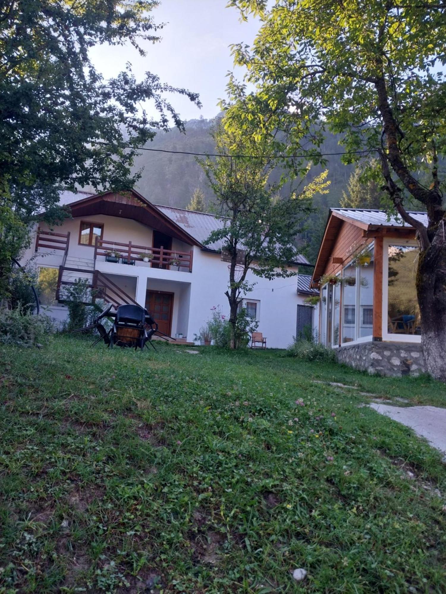 Bed and Breakfast Bujtina Arlindi à Valbone Extérieur photo