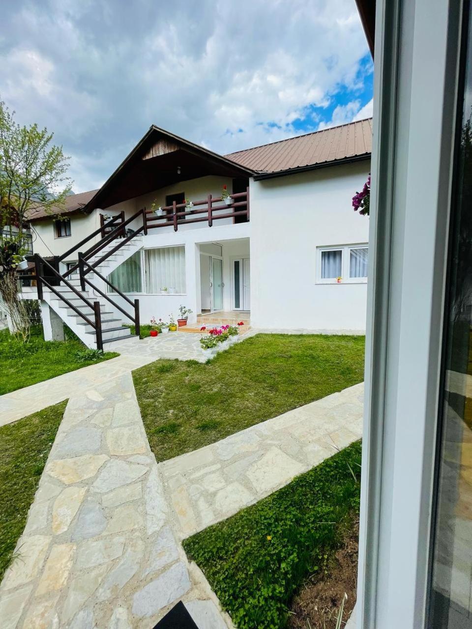 Bed and Breakfast Bujtina Arlindi à Valbone Extérieur photo
