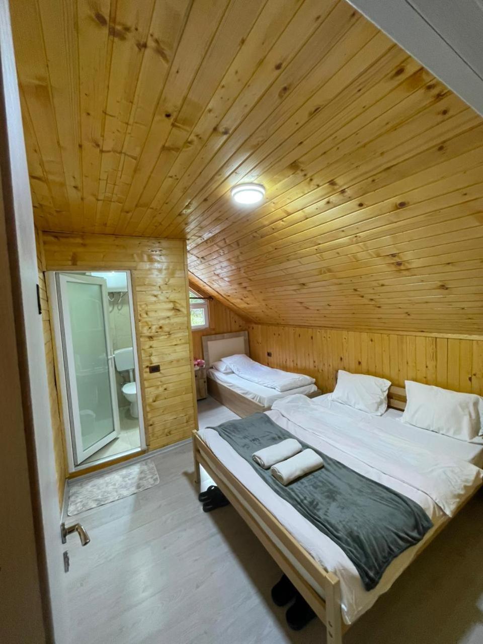 Bed and Breakfast Bujtina Arlindi à Valbone Extérieur photo